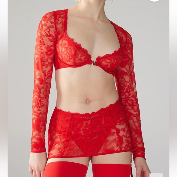 Savage X Fenty Goji Berry Red Lovestruck Complete VIP Box 4 Piece Set - Picture 5 of 17